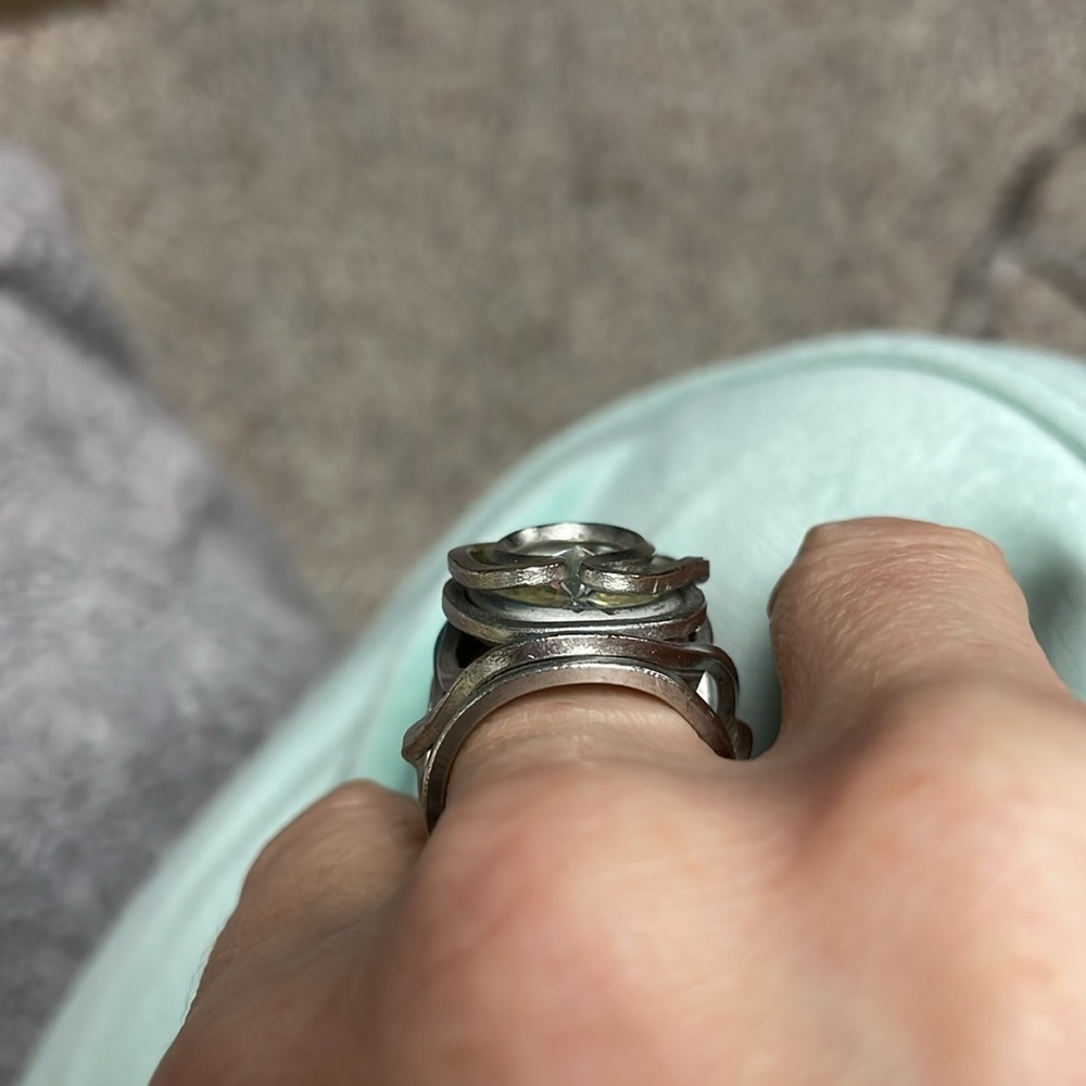 Ring - Picture 4 of 8